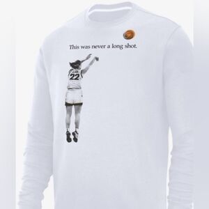 Caitlin Clark Nike White Graphic Crewneck Sweater Size XL